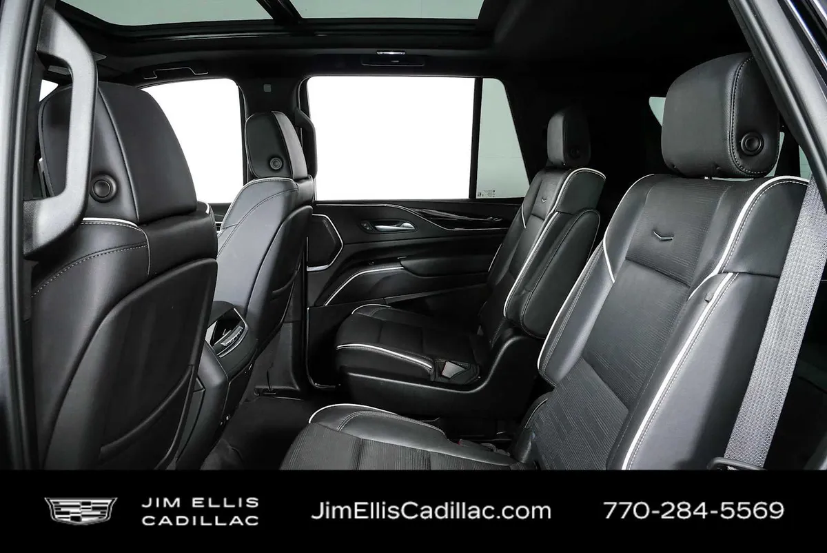 2024 Cadillac Escalade Sport thumbnail 18