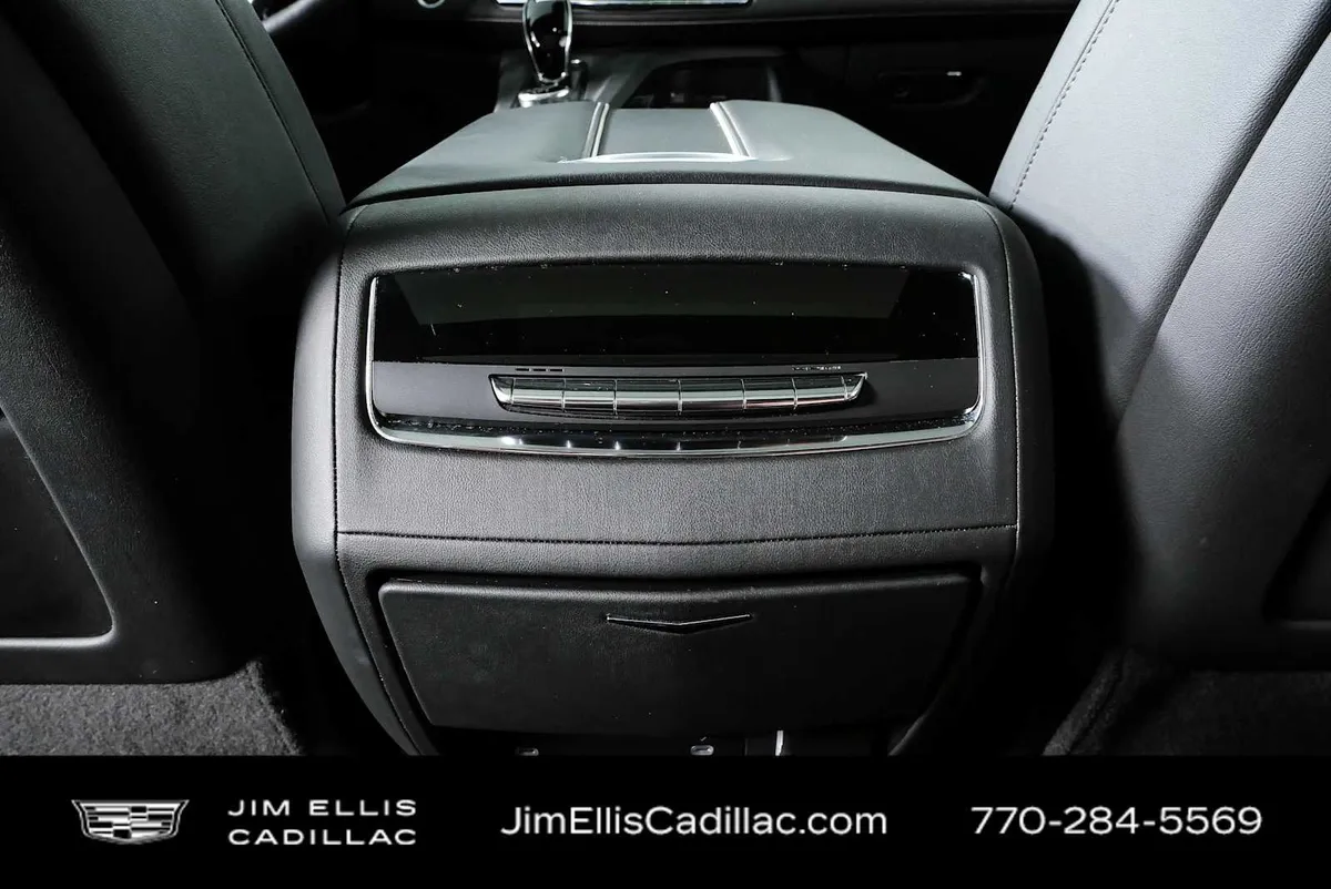 2024 Cadillac Escalade Sport thumbnail 19