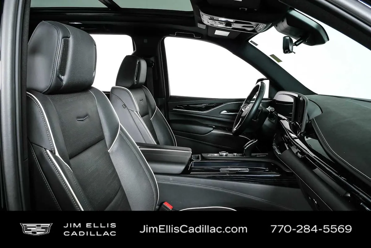 2024 Cadillac Escalade Sport thumbnail 23