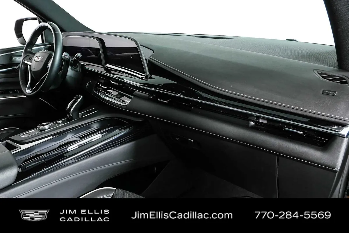 2024 Cadillac Escalade Sport thumbnail 24