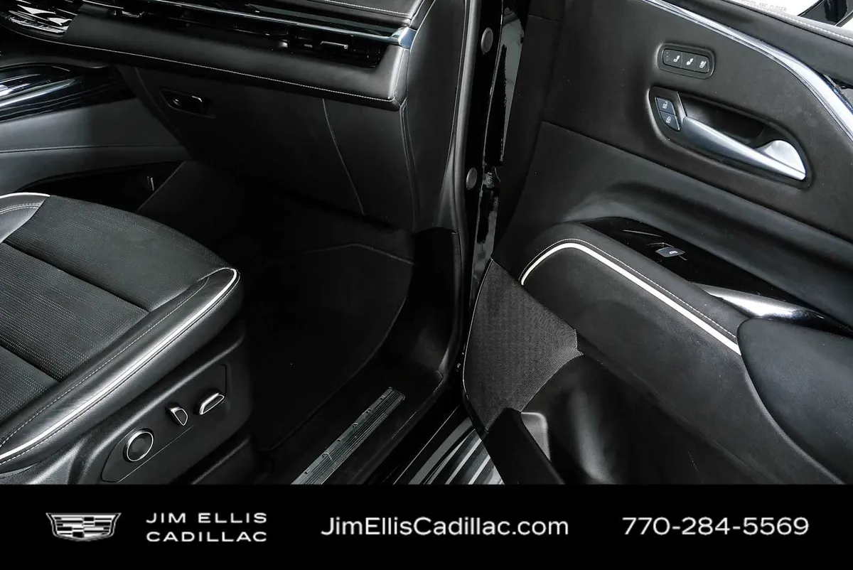 2024 Cadillac Escalade Sport thumbnail 25