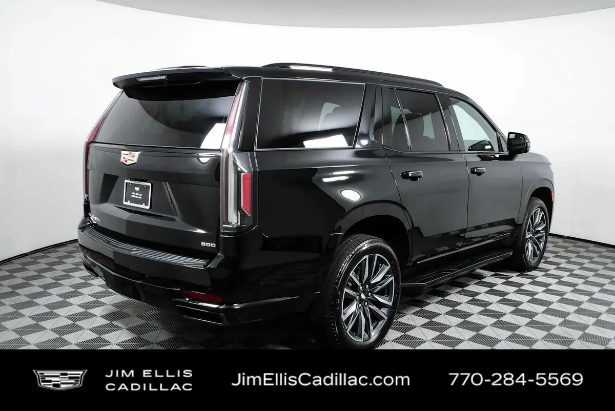 2024 Cadillac Escalade Sport thumbnail 3