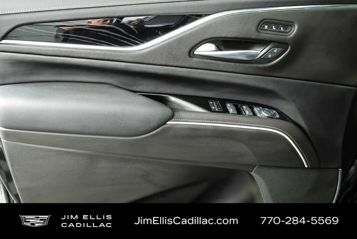 2024 Cadillac Escalade Sport thumbnail 6