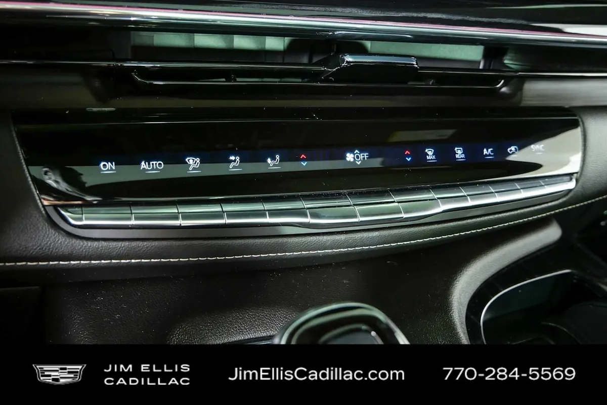 2024 Cadillac Escalade Sport thumbnail 17