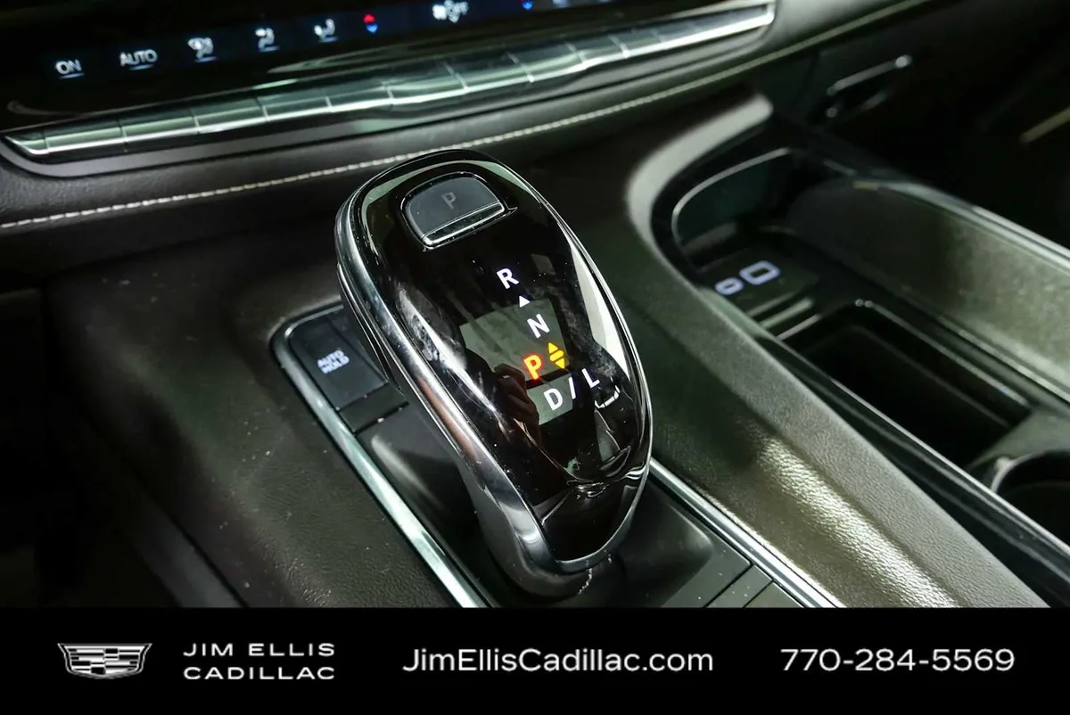 2024 Cadillac Escalade Sport thumbnail 18