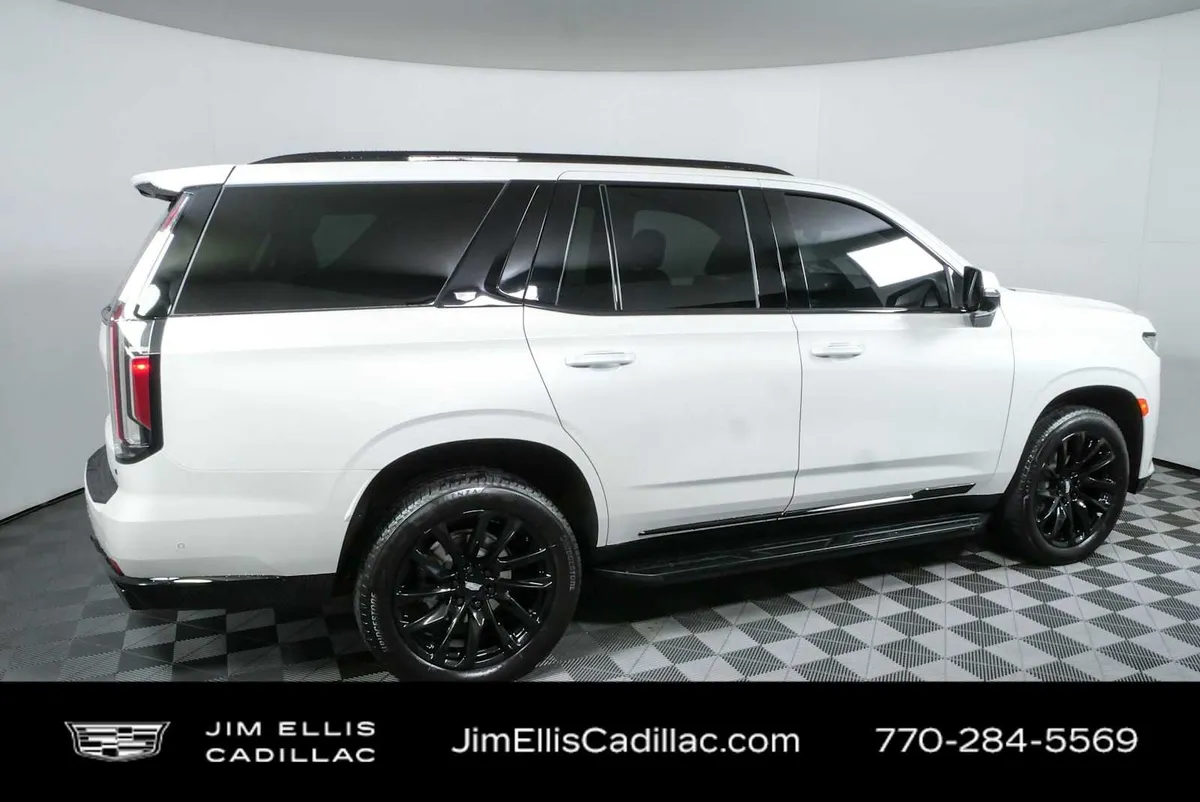 2024 Cadillac Escalade Sport thumbnail 2