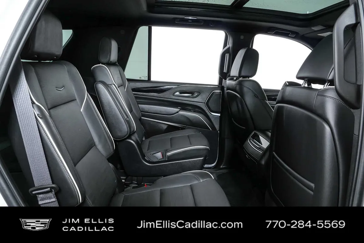 2024 Cadillac Escalade Sport thumbnail 23