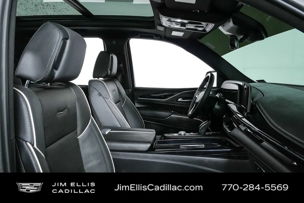 2024 Cadillac Escalade Sport thumbnail 24