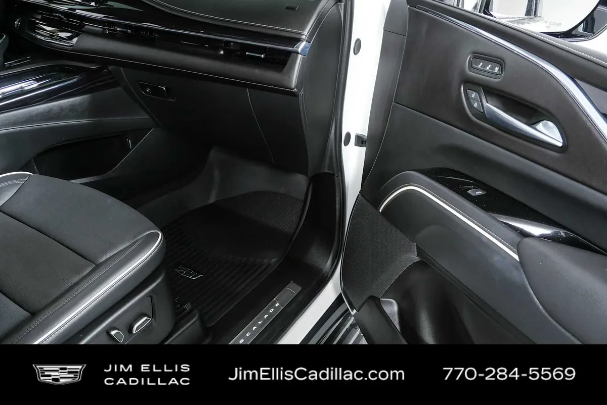 2024 Cadillac Escalade Sport thumbnail 26