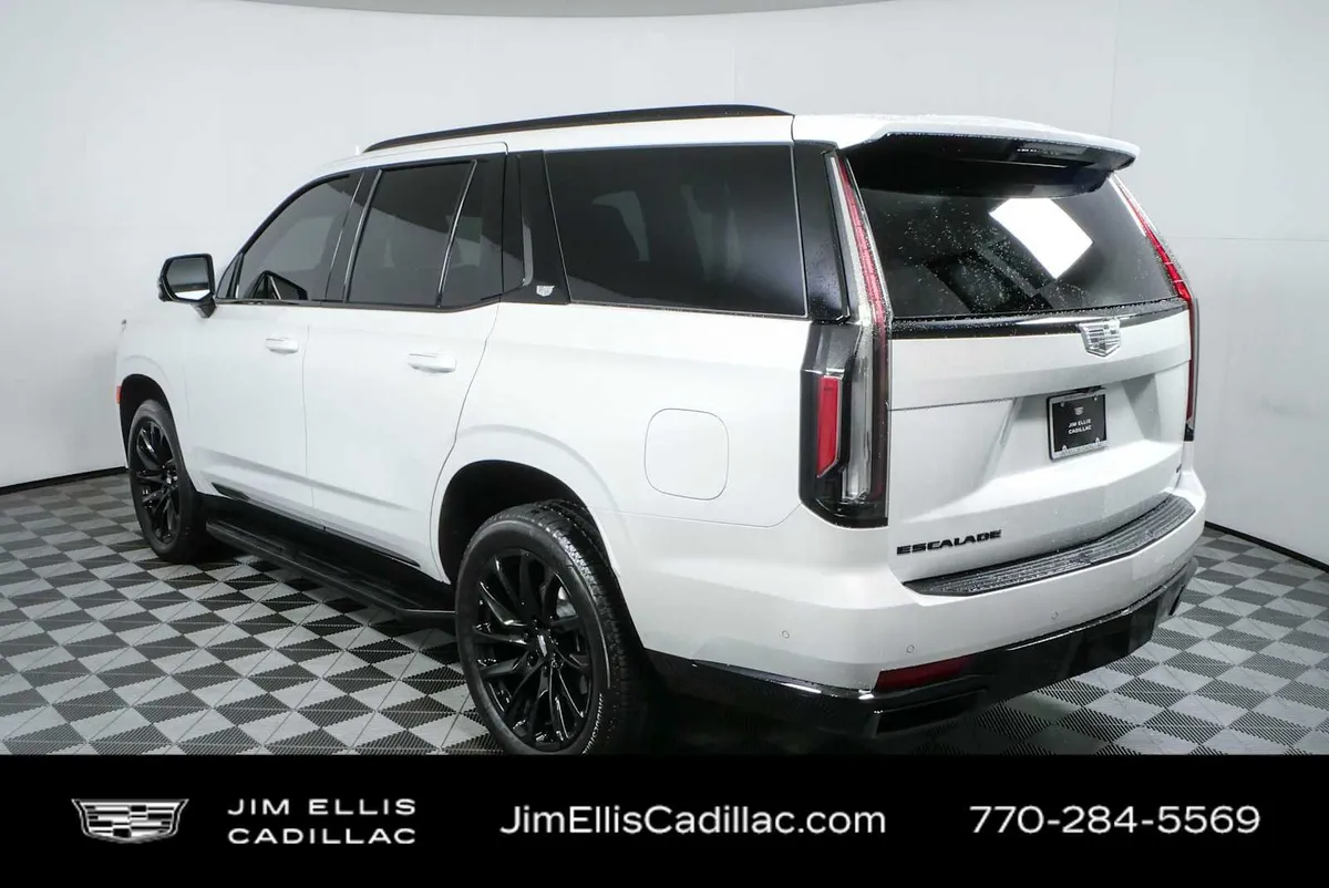 2024 Cadillac Escalade Sport thumbnail 30