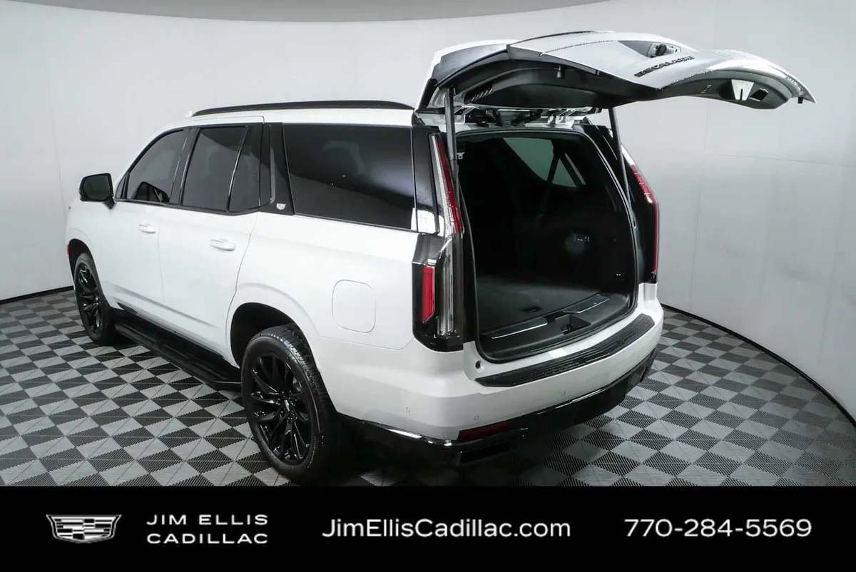 2024 Cadillac Escalade Sport thumbnail 37