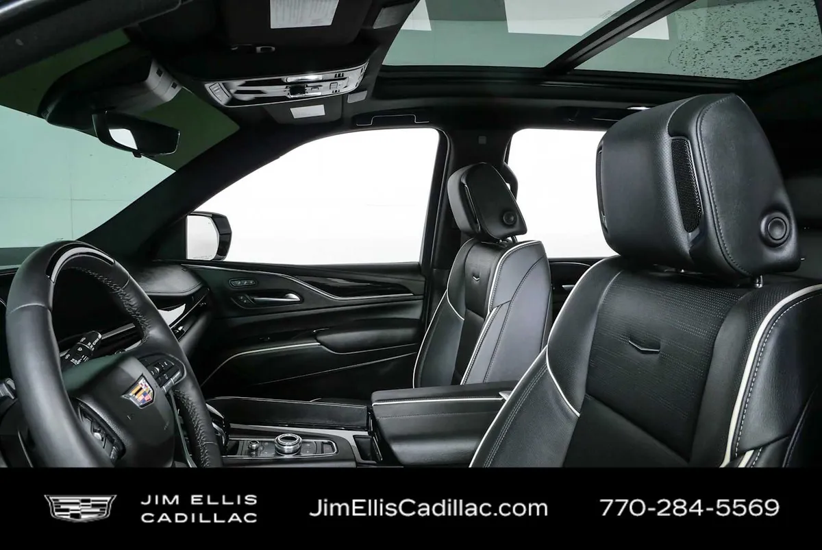 2024 Cadillac Escalade Sport thumbnail 5