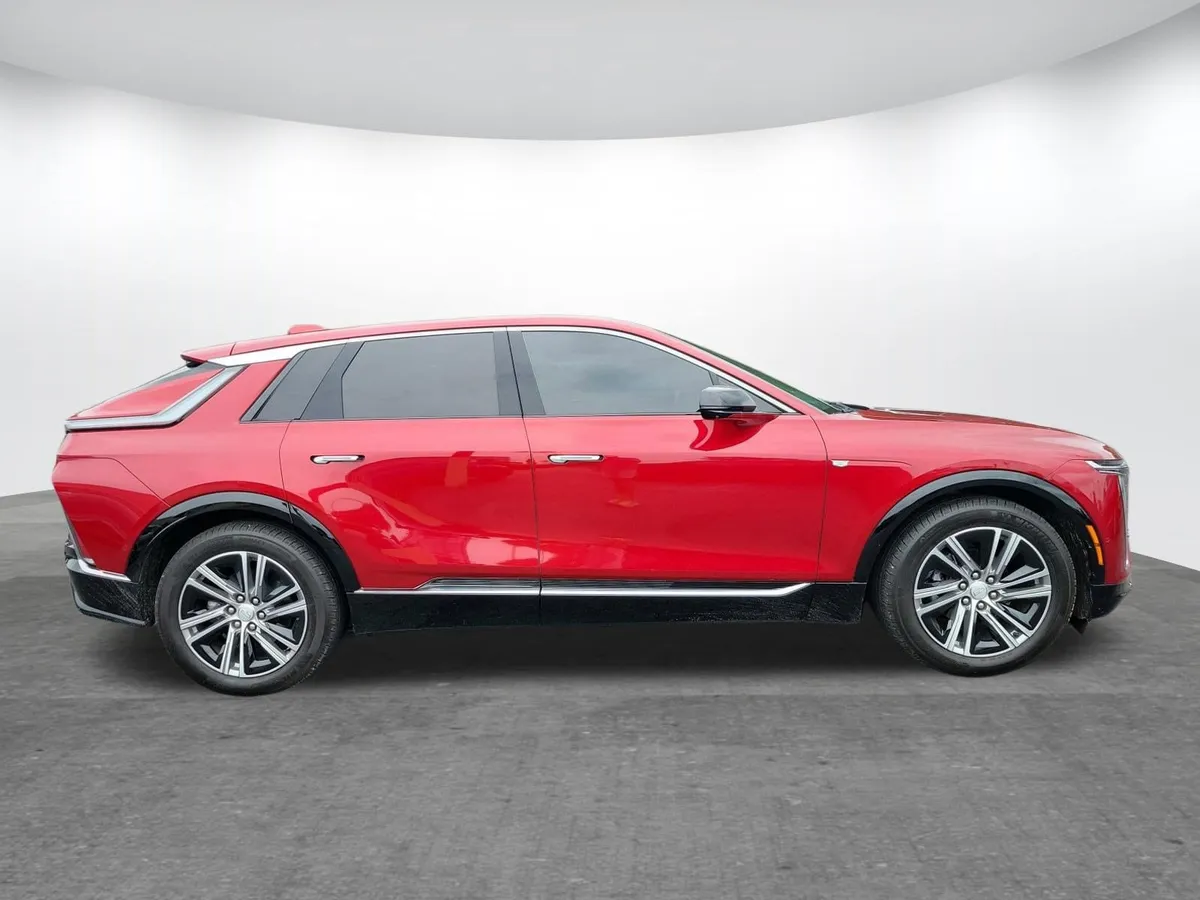 2024 CADILLAC LYRIQ Luxury thumbnail 2