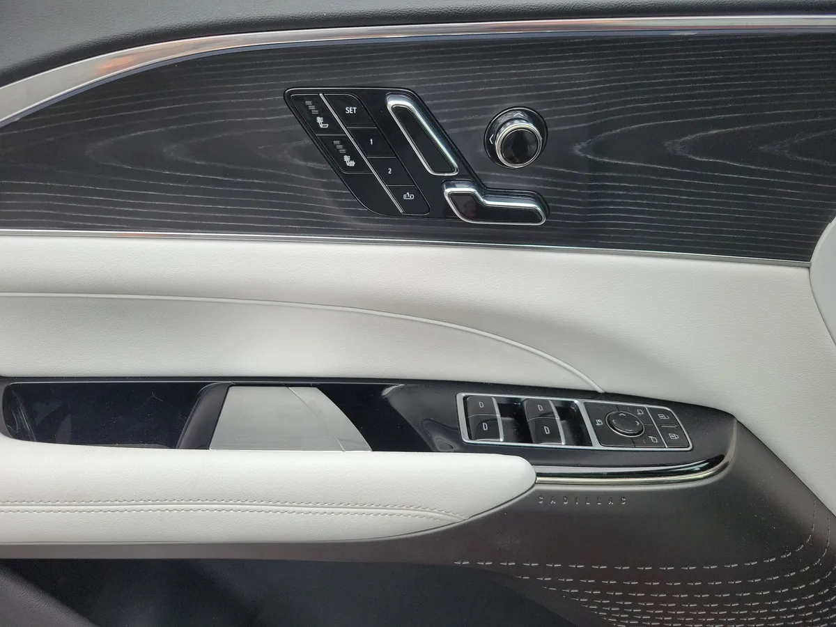 2024 CADILLAC LYRIQ Luxury thumbnail 7