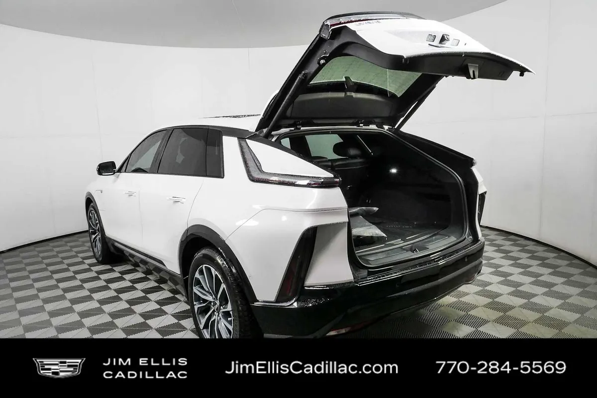 2024 Cadillac LYRIQ Sport 1 thumbnail 31