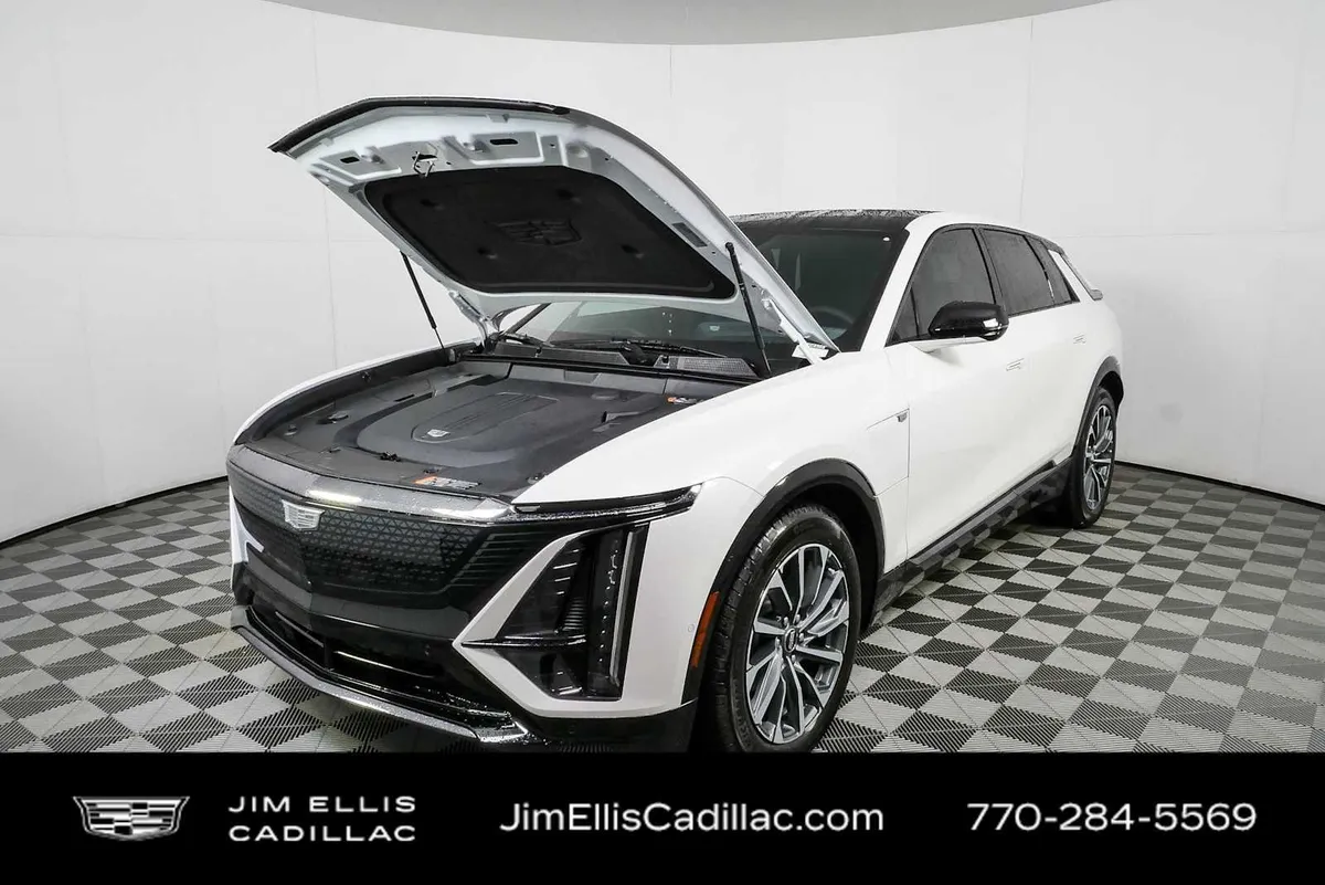 2024 Cadillac LYRIQ Sport 1 thumbnail 32