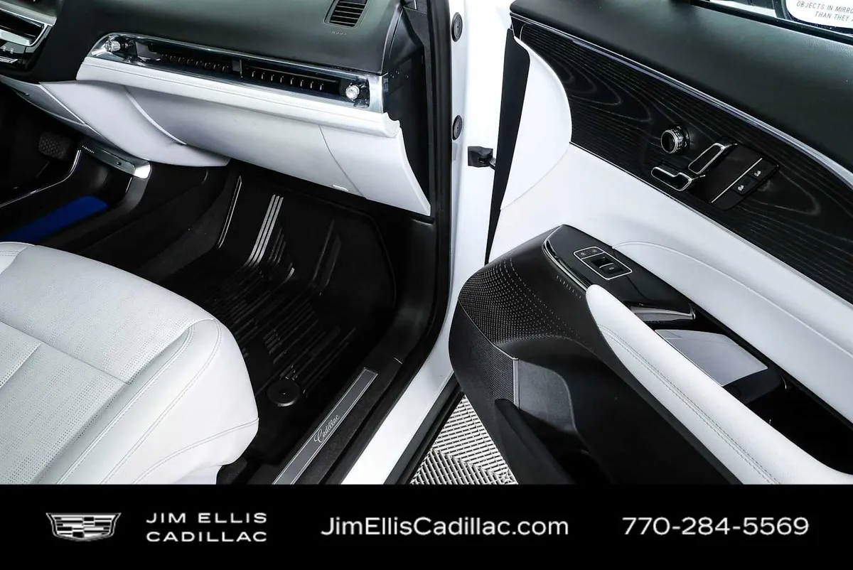 2024 Cadillac LYRIQ Sport 1 thumbnail 24