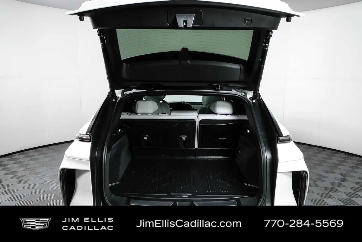 2024 Cadillac LYRIQ Sport 1 thumbnail 30