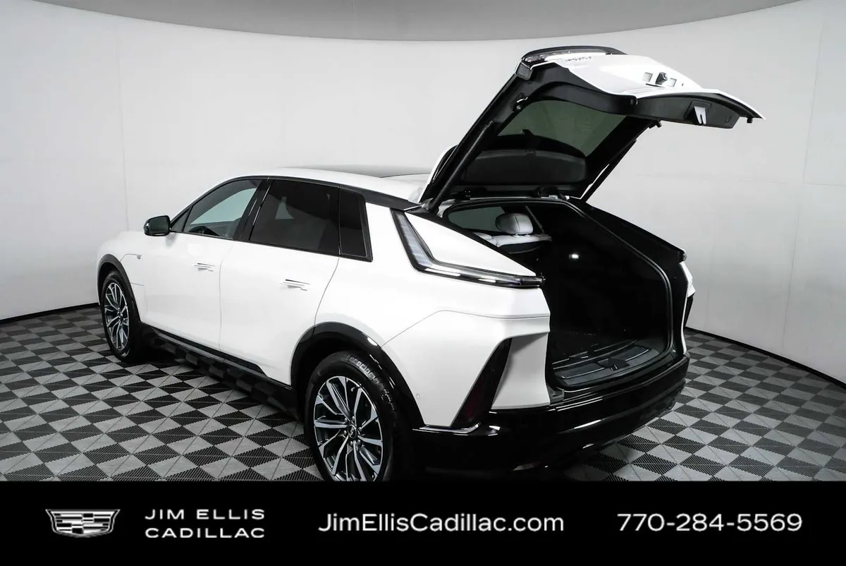 2024 Cadillac LYRIQ Sport 1 thumbnail 33