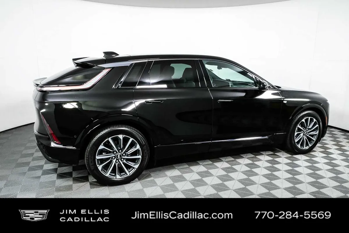 2024 Cadillac LYRIQ Sport 2 thumbnail 2