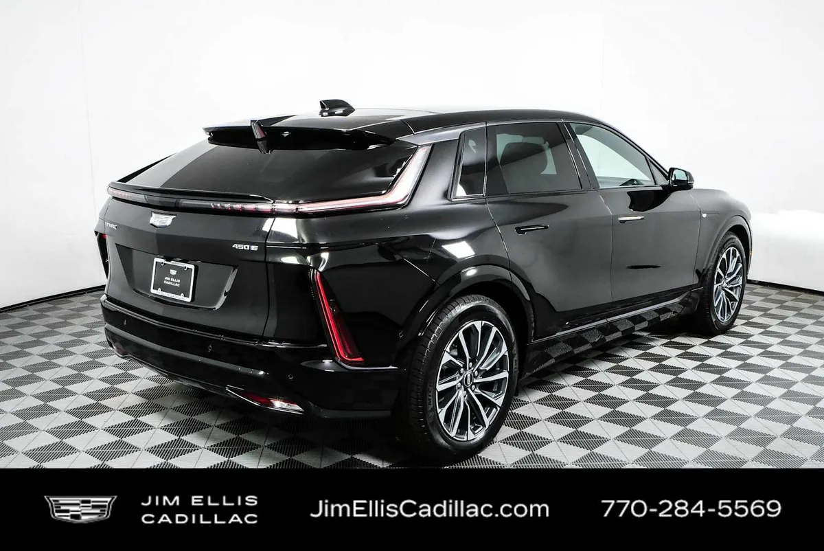 2024 Cadillac LYRIQ Sport 2 thumbnail 3
