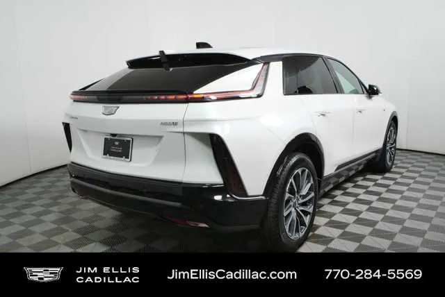 2024 Cadillac LYRIQ Sport 2 thumbnail 3