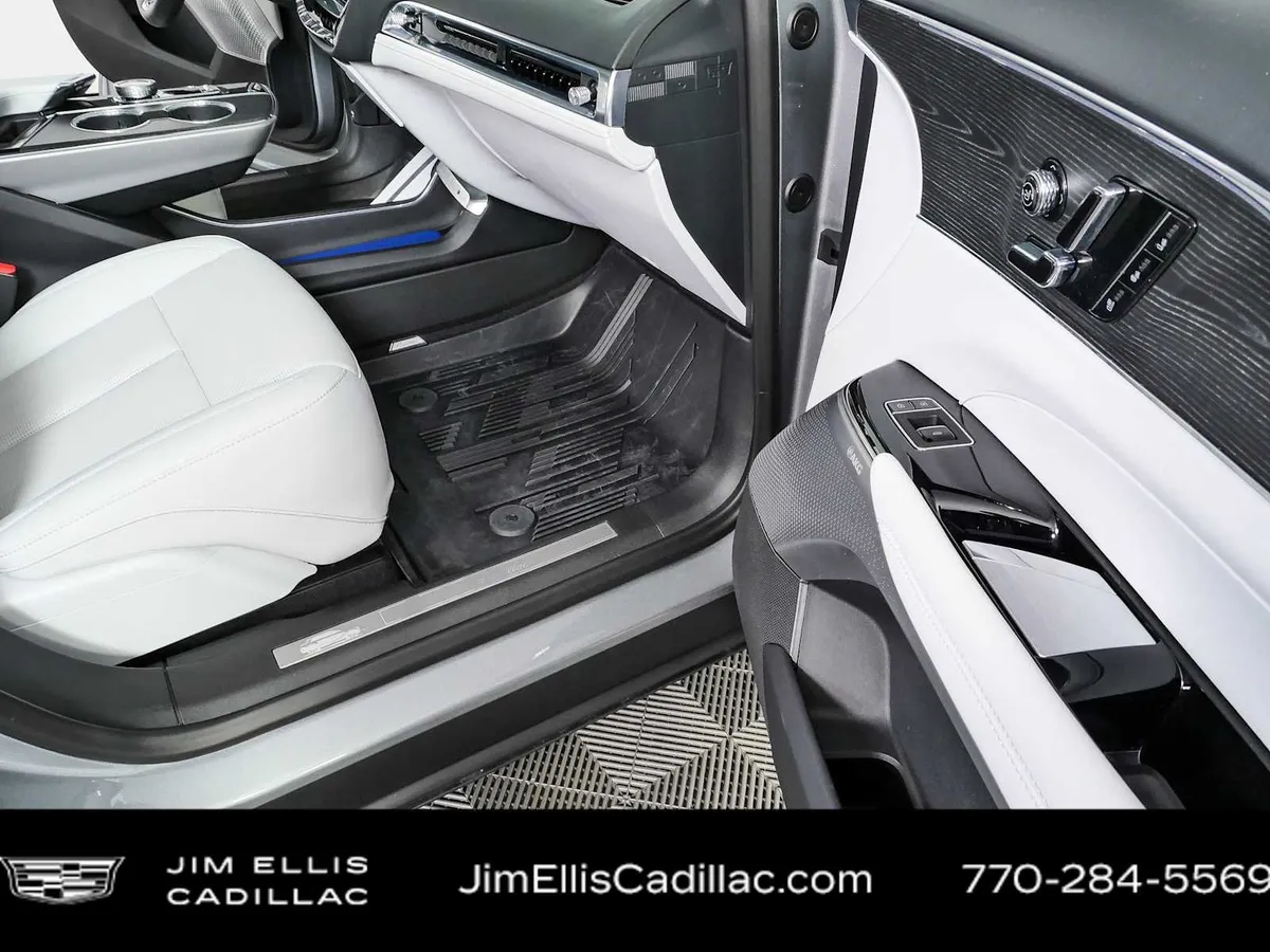 2024 Cadillac LYRIQ Sport 2 thumbnail 24