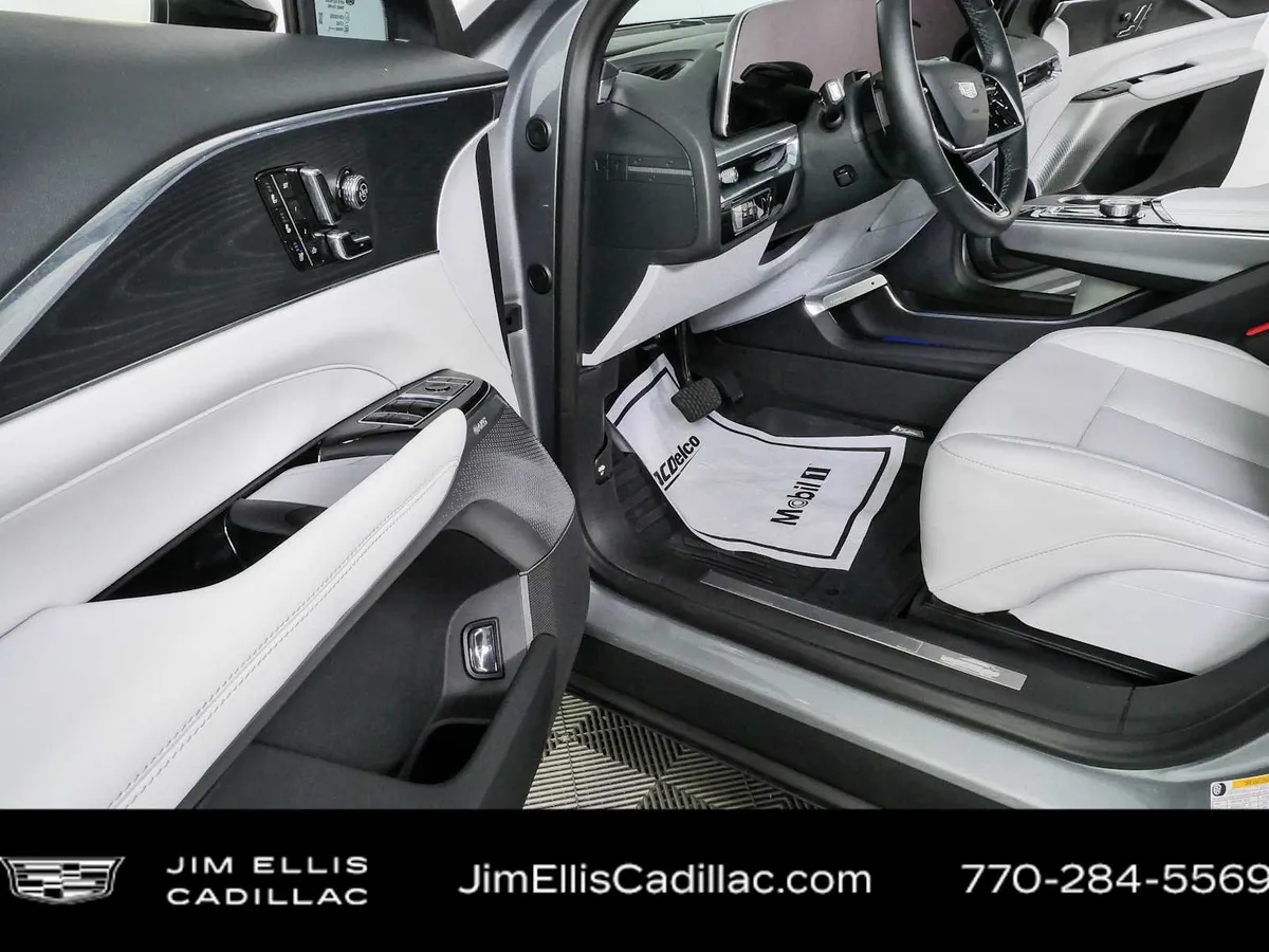 2024 Cadillac LYRIQ Sport 2 thumbnail 8