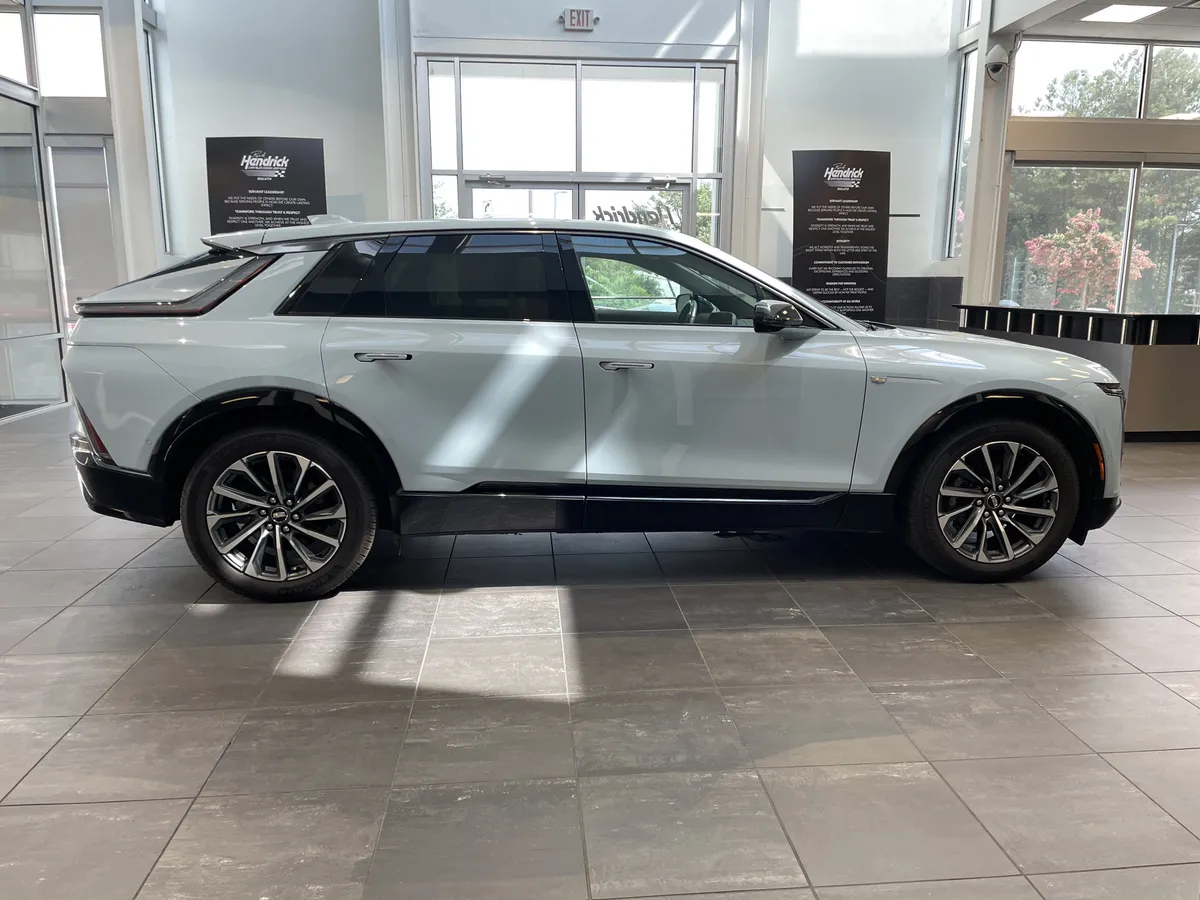 2024 CADILLAC LYRIQ Sport thumbnail 10