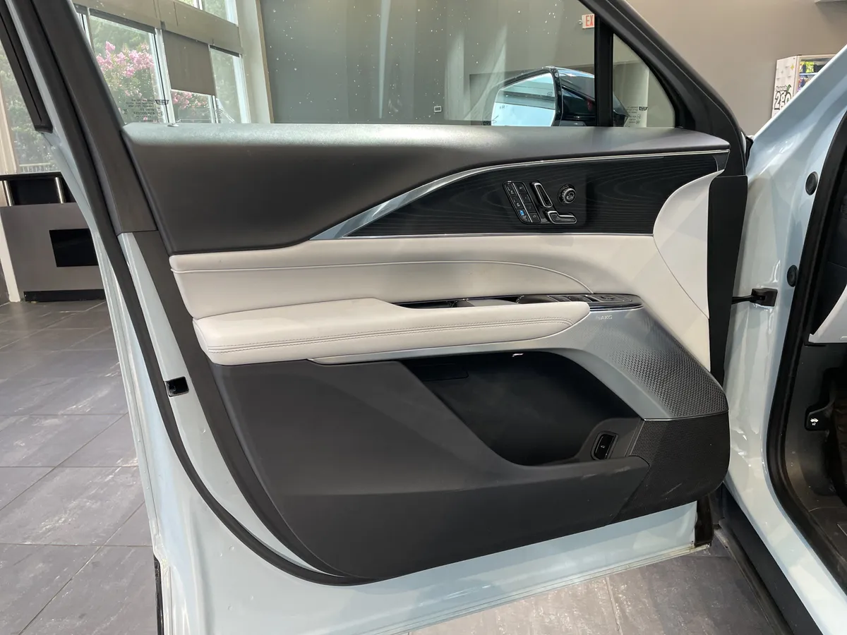 2024 CADILLAC LYRIQ Sport thumbnail 13