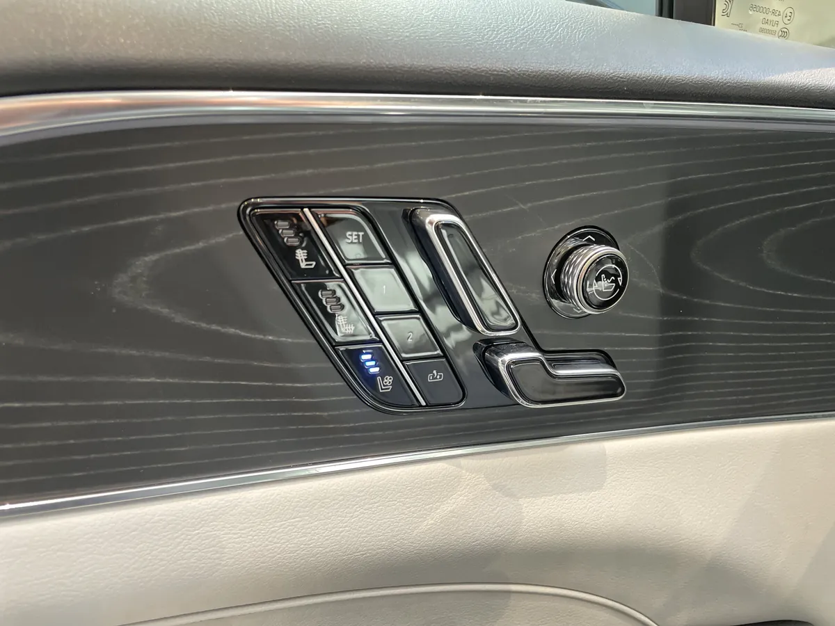 2024 CADILLAC LYRIQ Sport thumbnail 14