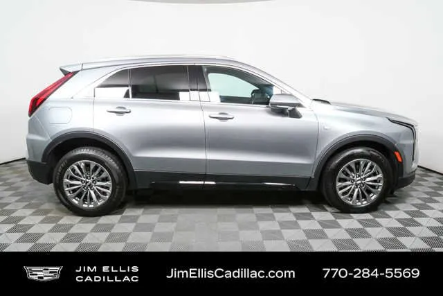 2024 Cadillac XT4 Premium Luxury thumbnail 2