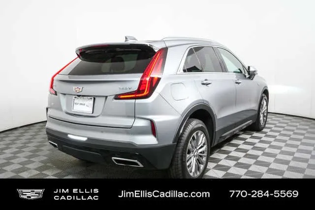 2024 Cadillac XT4 Premium Luxury thumbnail 3