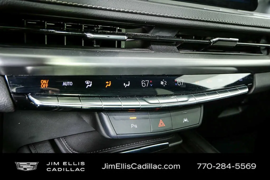2024 Cadillac XT4 Premium Luxury thumbnail 15