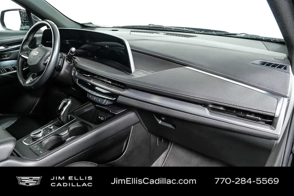 2024 Cadillac XT4 Premium Luxury thumbnail 22