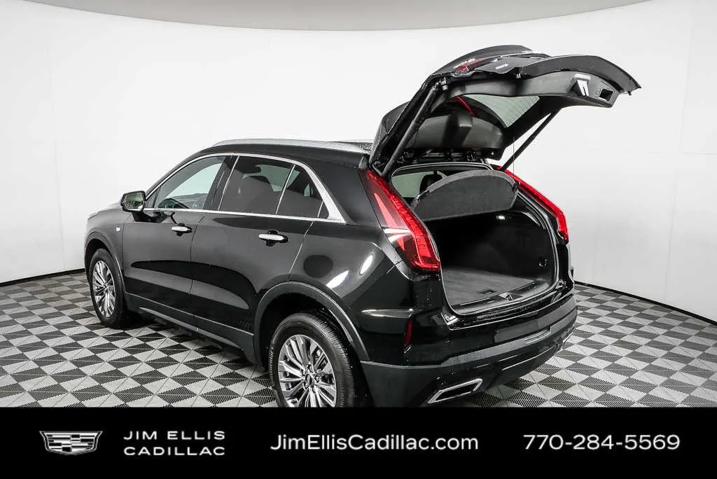 2024 Cadillac XT4 Premium Luxury thumbnail 32