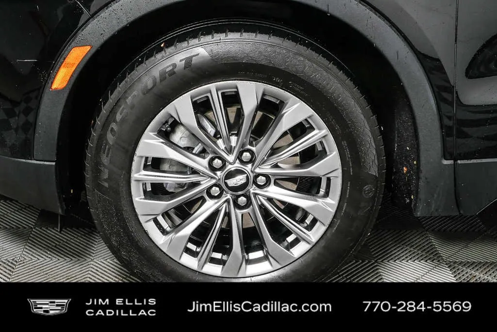2024 Cadillac XT4 Premium Luxury thumbnail 36