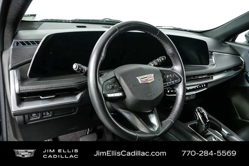 2024 Cadillac XT4 Premium Luxury thumbnail 4