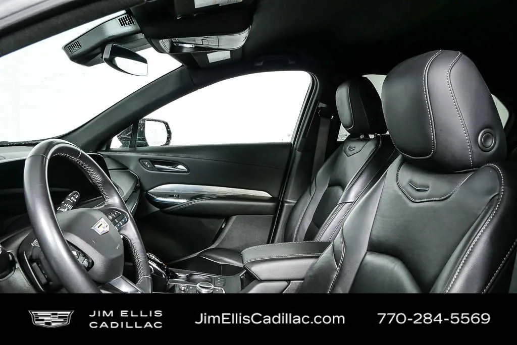 2024 Cadillac XT4 Premium Luxury thumbnail 5
