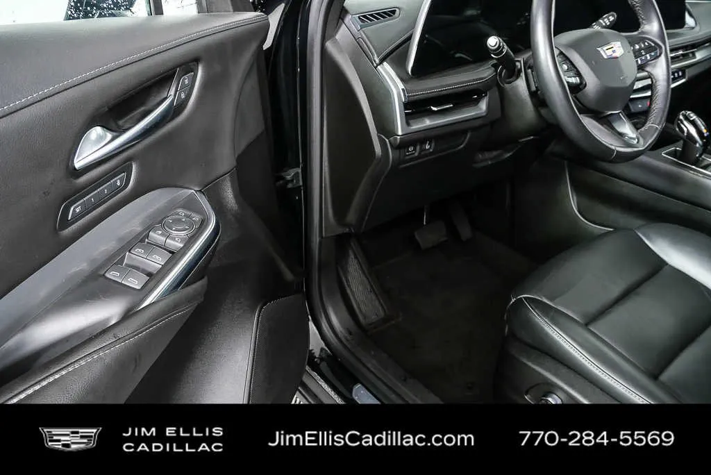 2024 Cadillac XT4 Premium Luxury thumbnail 7
