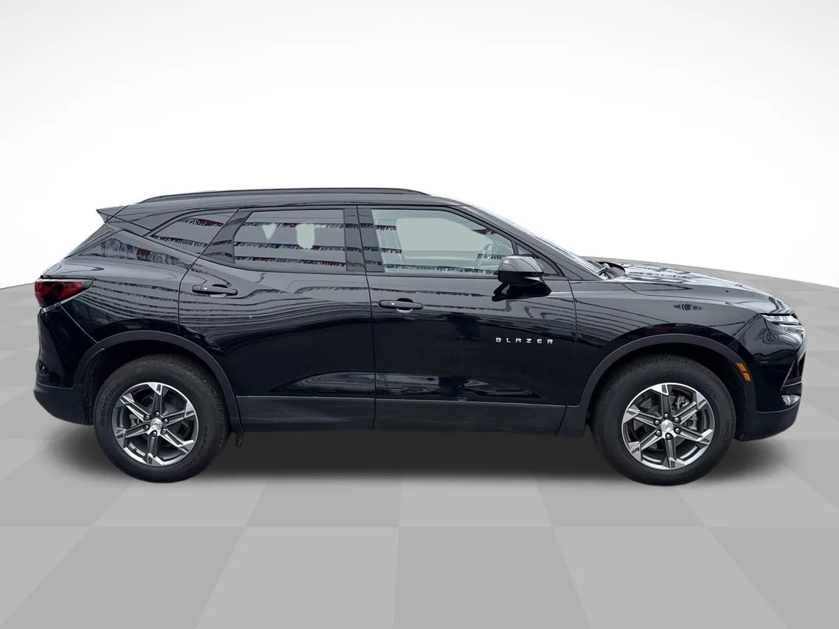 2024 Chevrolet Blazer 2LT thumbnail 4