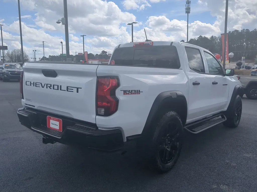 2024 Chevrolet Colorado 4WD Trail Boss thumbnail 5