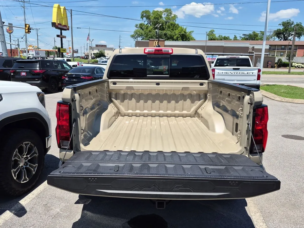 2024 Chevrolet Colorado Trail Boss thumbnail 25