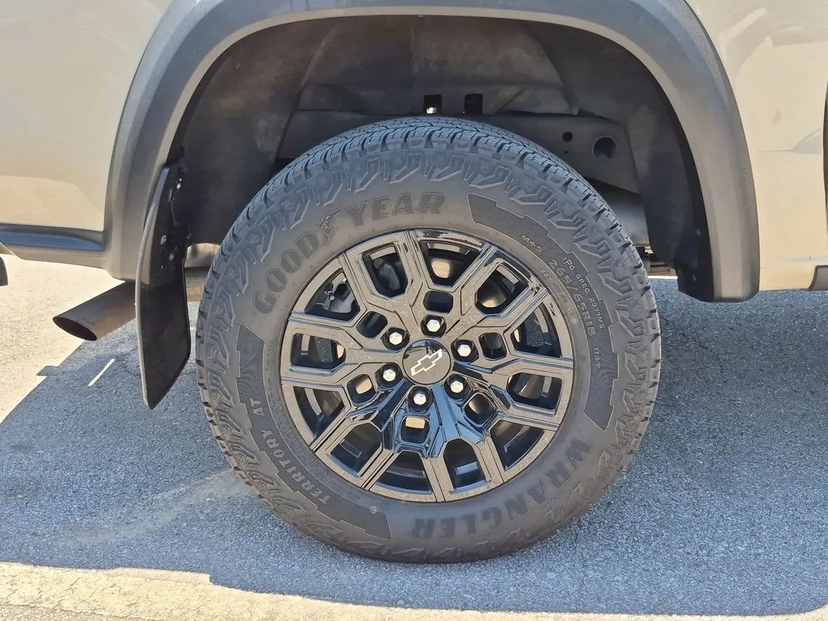2024 Chevrolet Colorado Trail Boss thumbnail 32