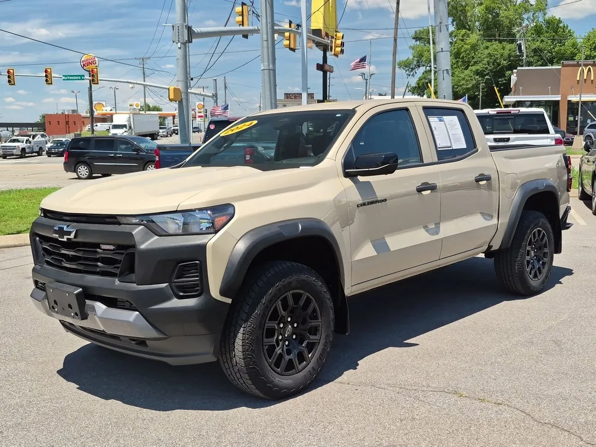 2024 Chevrolet Colorado Trail Boss thumbnail 4