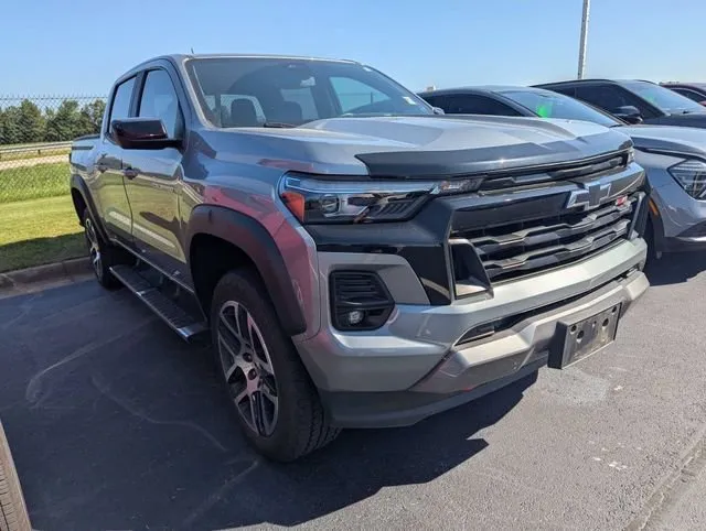 2024 Chevrolet Colorado Z71 thumbnail 2