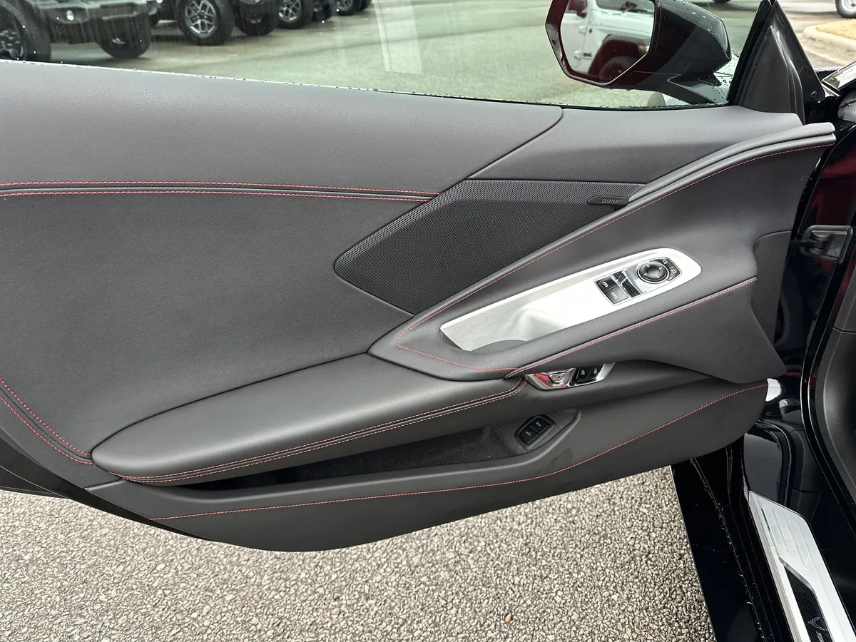 2024 Chevrolet Corvette 1LT thumbnail 11