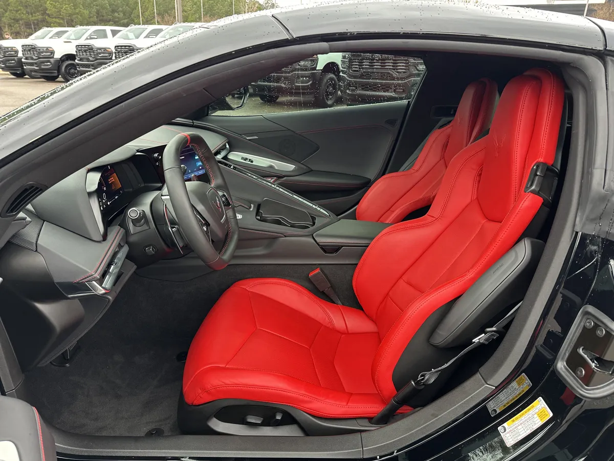 2024 Chevrolet Corvette 1LT thumbnail 9