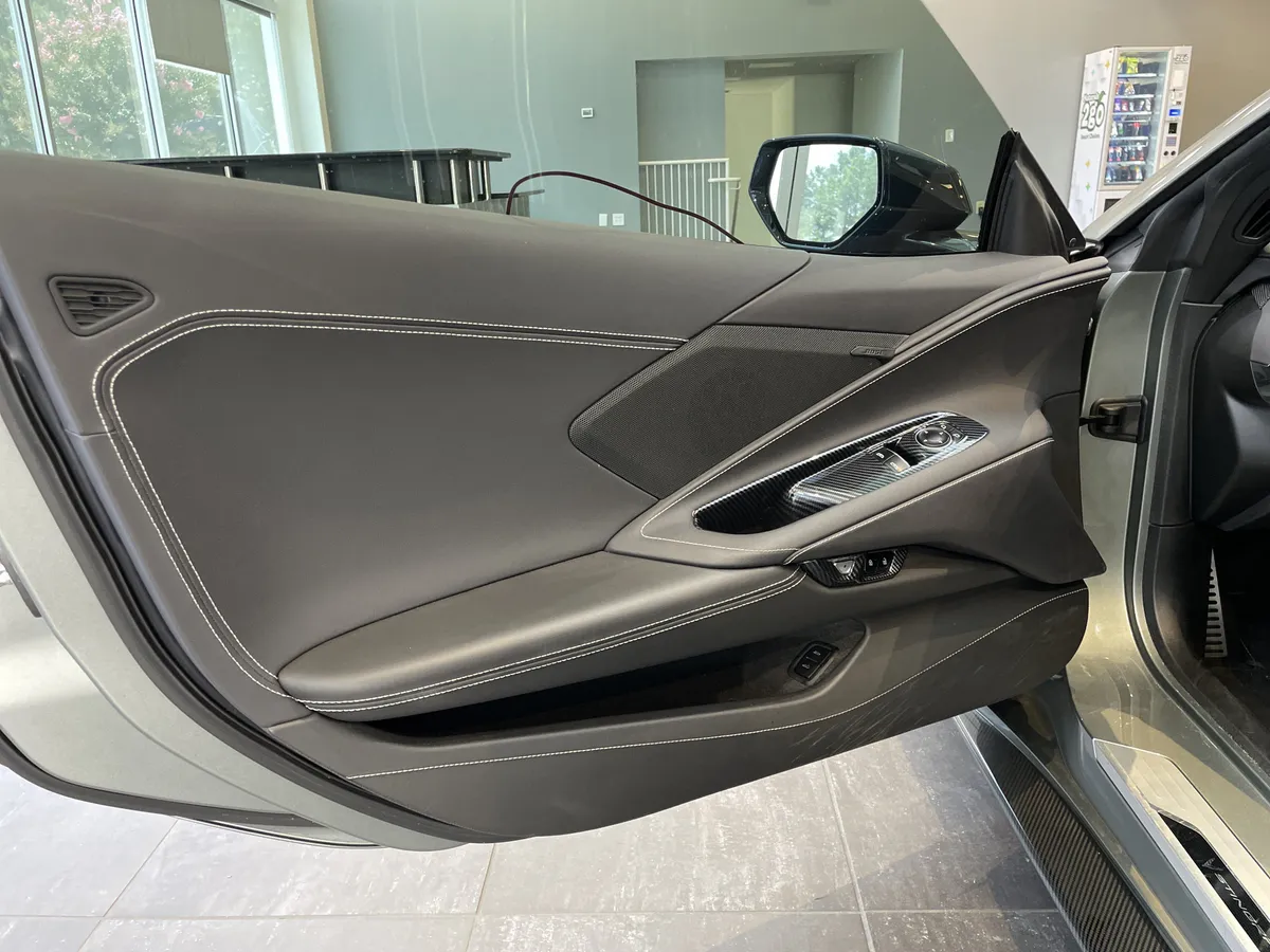 2024 Chevrolet Corvette 1LT thumbnail 13