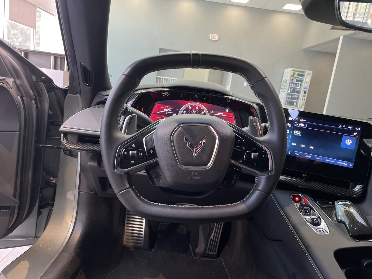 2024 Chevrolet Corvette 1LT thumbnail 18